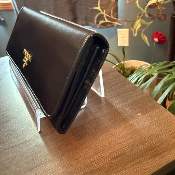 Prada Black Nylon & Saffiano wallet - includes box and card - Picture 2 of 16